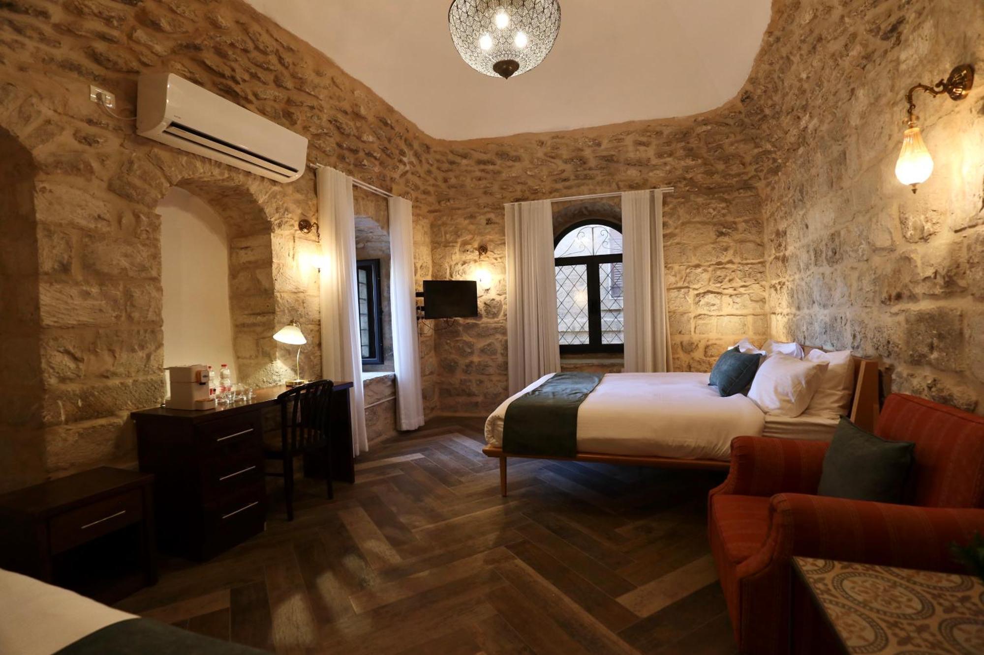 Petrakis Inn Jerusalem Exterior photo