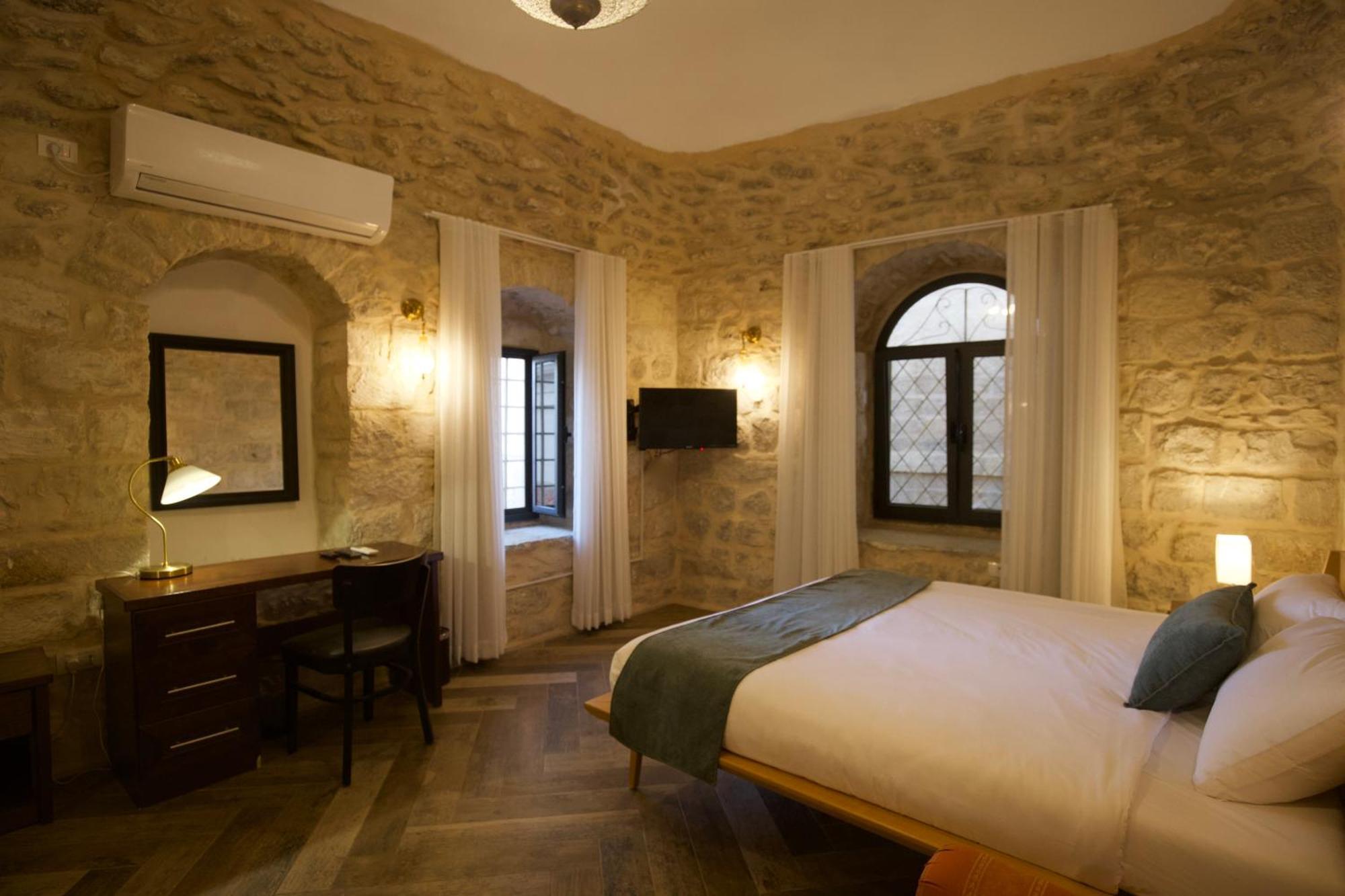 Petrakis Inn Jerusalem Exterior photo